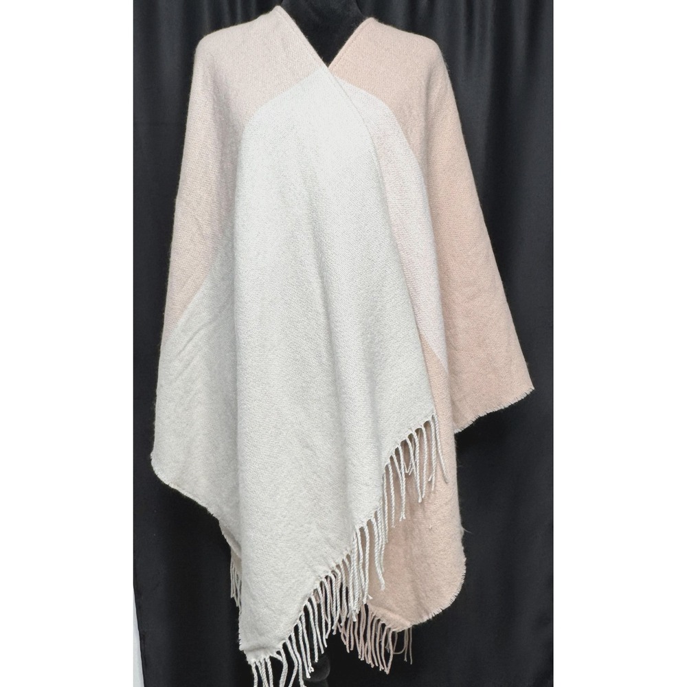 SOIA & KYO Poncho Womens One Size Beige Cream Colorblock Fringe Wrap Shawl NWT